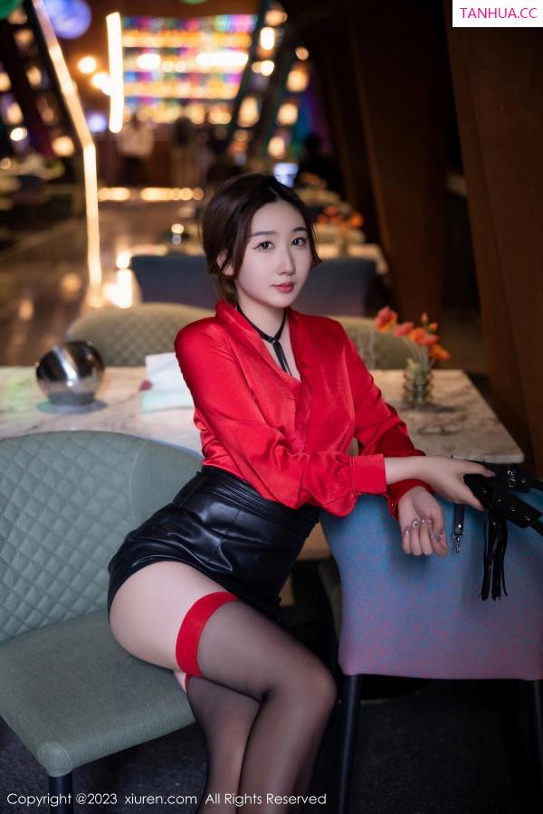 江真真  [XiuRen]高清写真图 2023.04.06 No.6529 江真真 黑丝短裙第12张图片